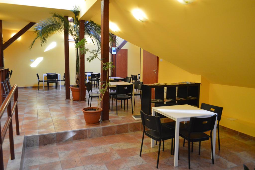 Bordany Hostel Экстерьер фото